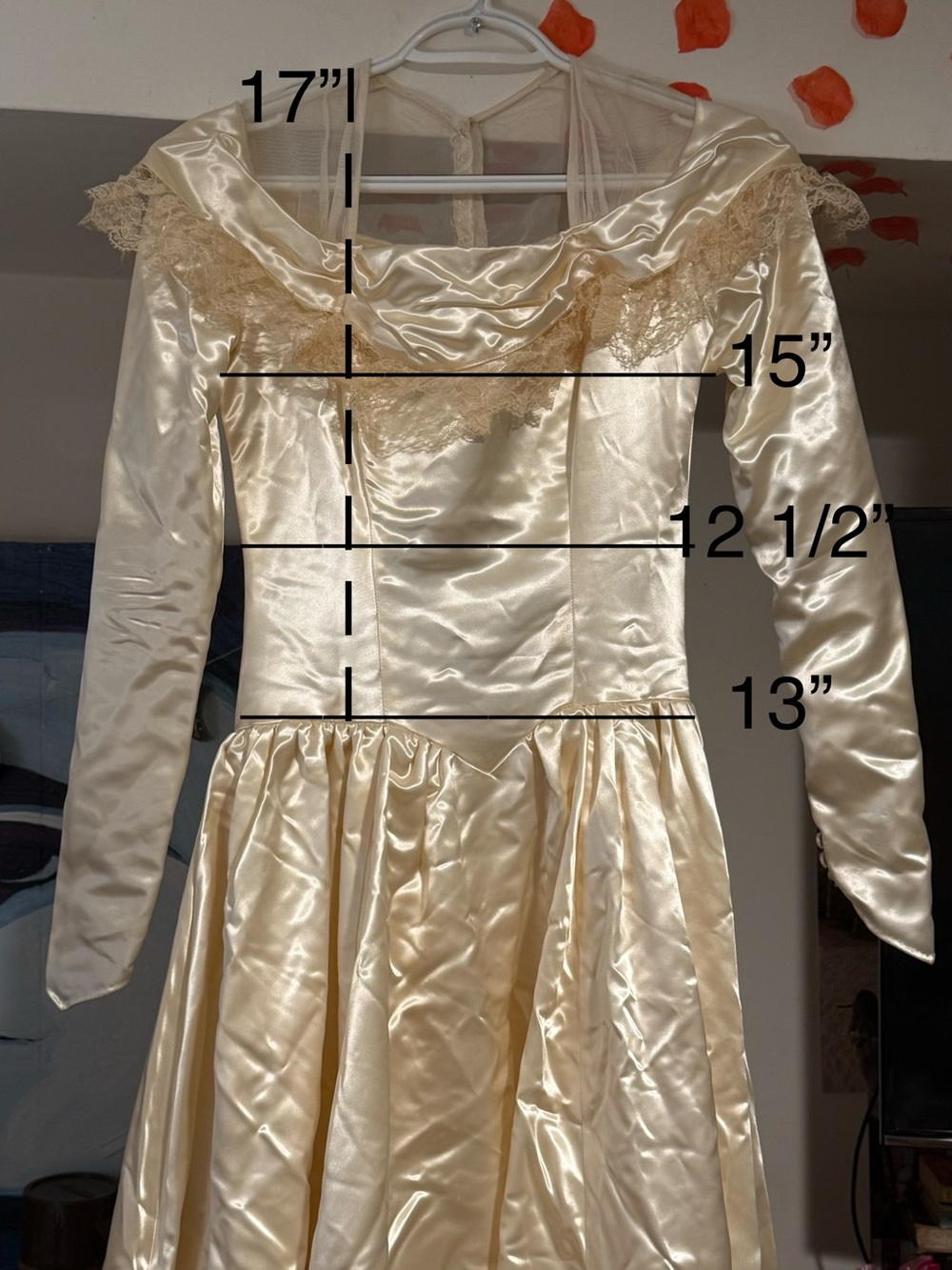 1930/40’s Ecru Ivory Satin Wedding Dress w/ Pearlized Floral Crown and Rosettes - Picture 3 of 14